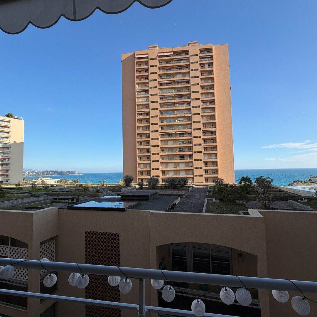 3 room apartment completely renovated - Neat interior with sea view - Apartments for rent in Monaco