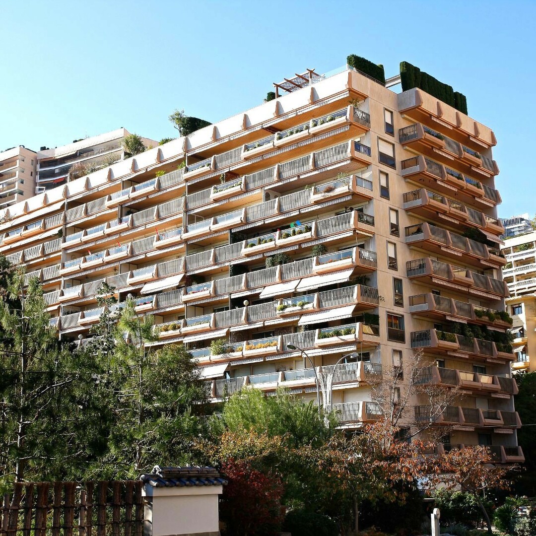 Neighborhood: Larvotto View: Garden Living space: 131 m² Terra - Apartments for rent in Monaco
