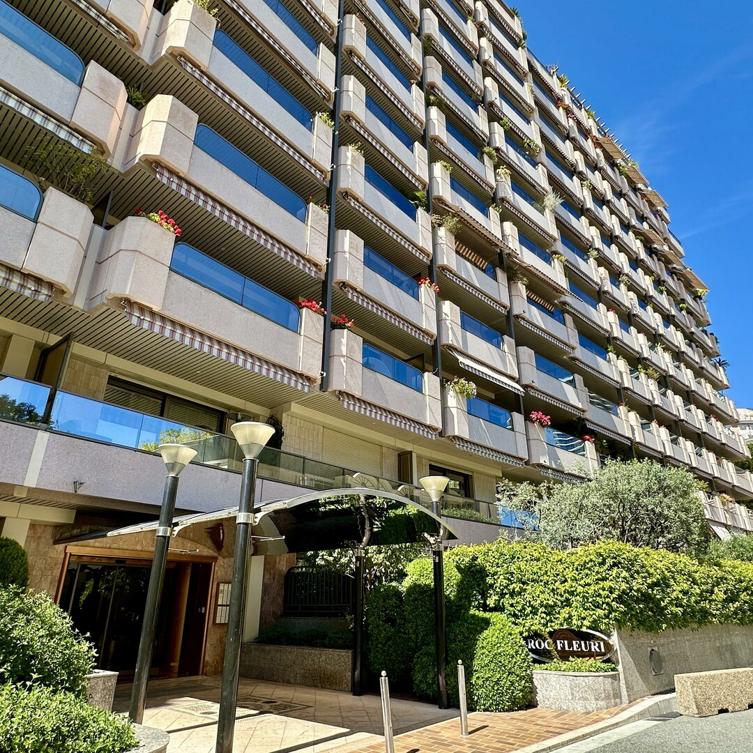 Office close to all amenities | Sole agent - Apartments for rent in Monaco