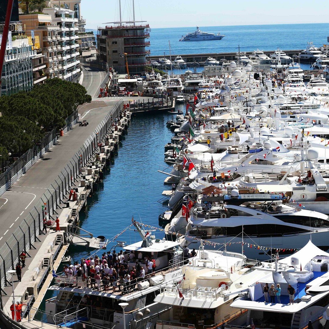 Spacious 2-bedroom | Race track position! | Parking included - Apartments for rent in Monaco