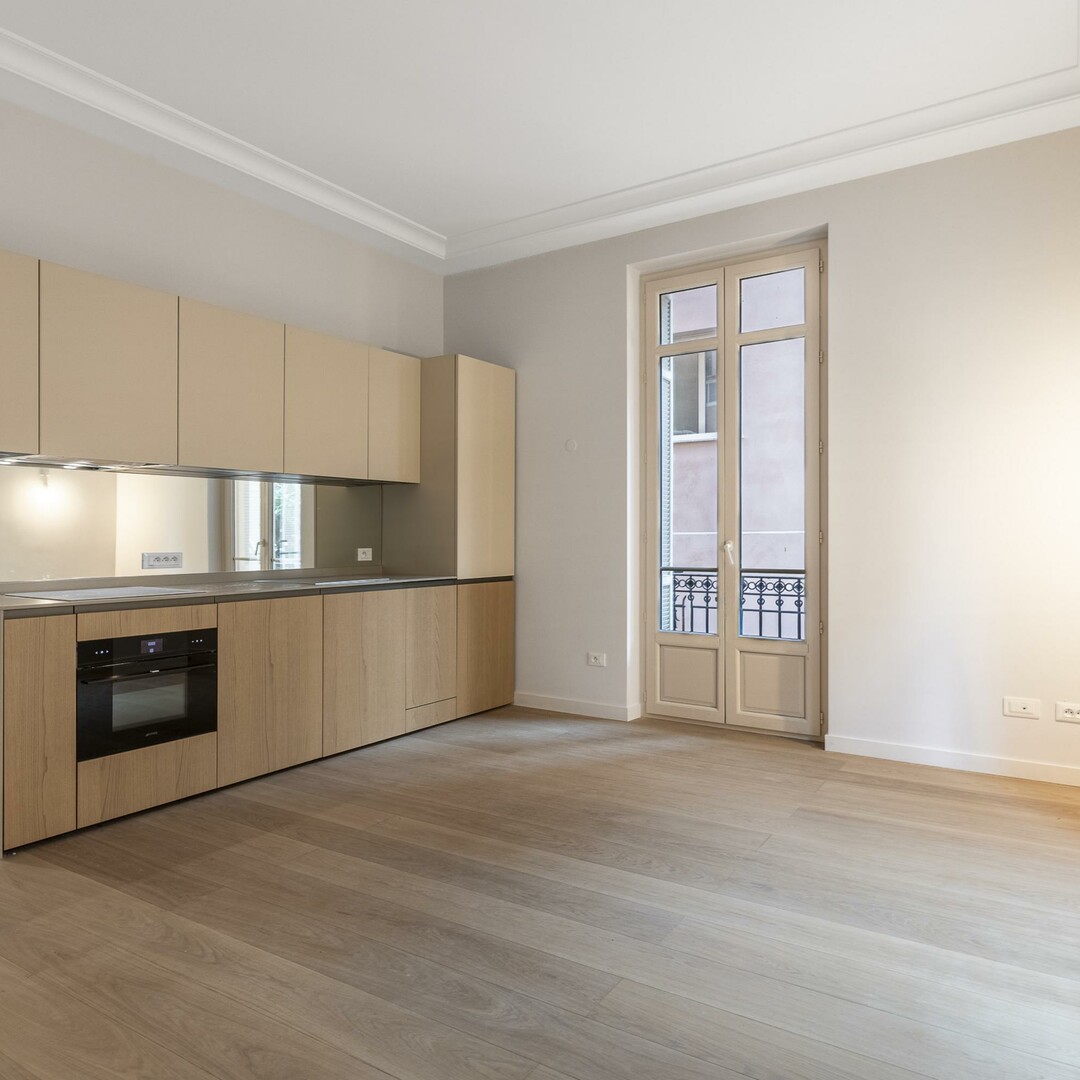 Monte-Carlo | 2-bedroom renovated apartment | Sole agent - Apartments for rent in Monaco