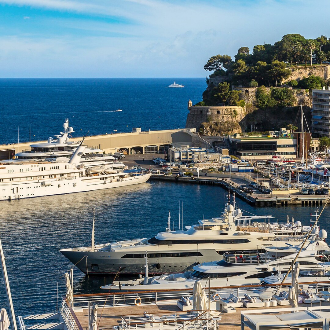Spacious and bright 2-bedroom in the port | Furnished - Apartments for rent in Monaco