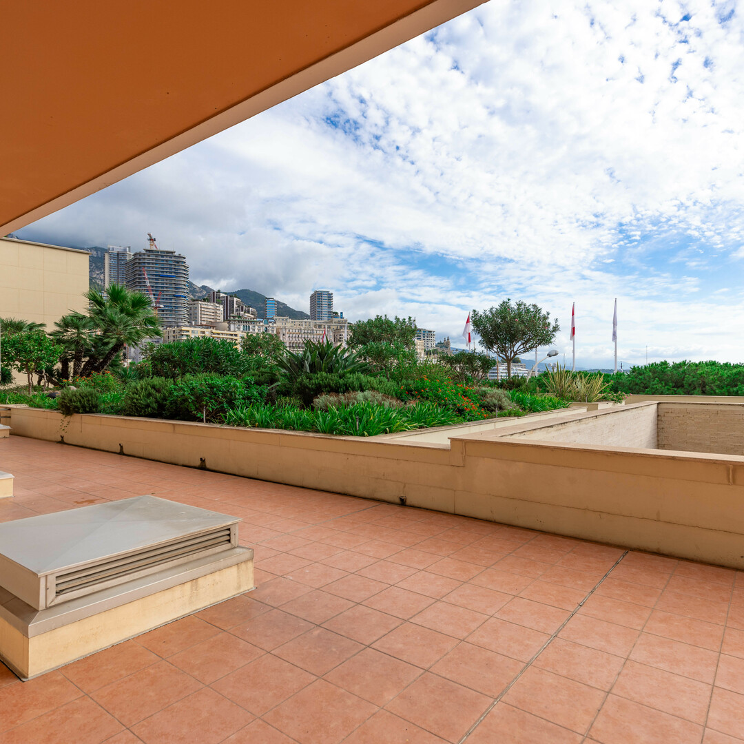 RENOVATED MIXED-USE OFFICE - Apartments for rent in Monaco