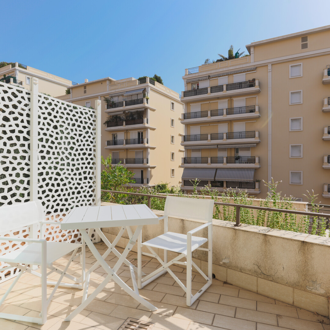 BEAUTIFUL FURNISHED STUDIO WITH CELLAR AND PARKING - Apartments for rent in Monaco