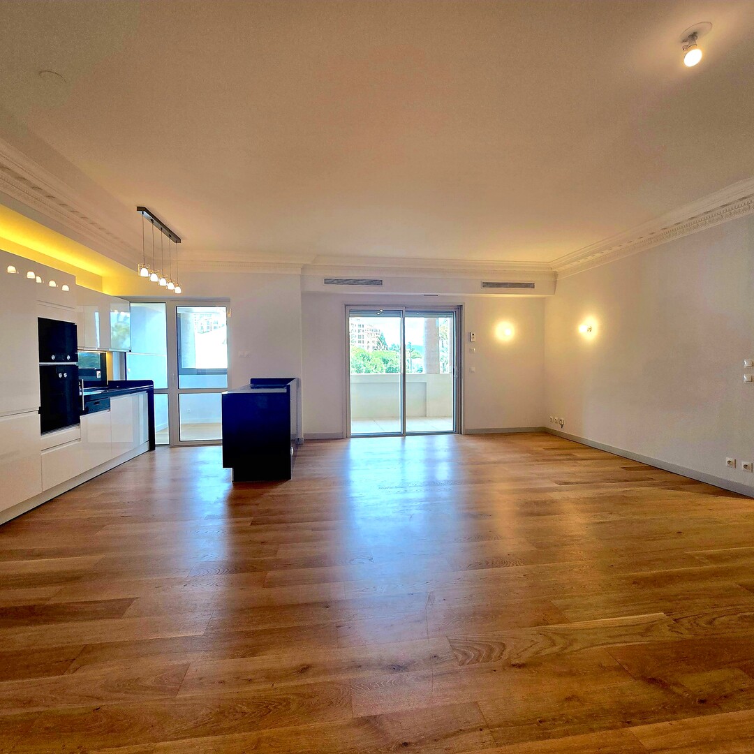 3 ROOM APARTMENT SEASIDE PLAZA RENOVATED - Apartments for rent in Monaco