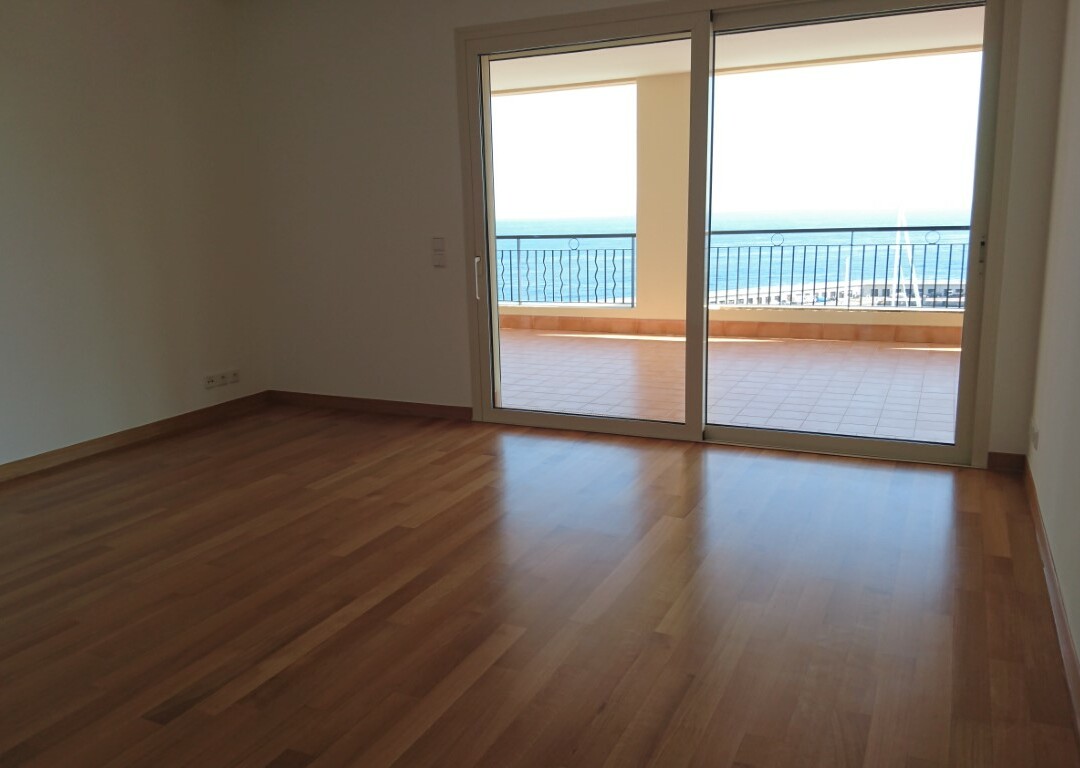 Beautiful 4 rooms located at the Memmo Center