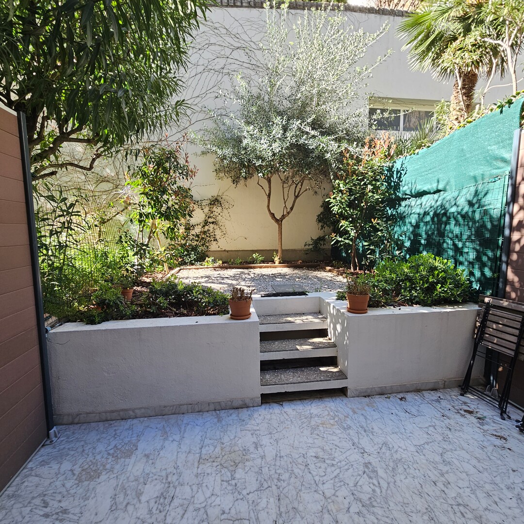 Charming studio with quiet garden