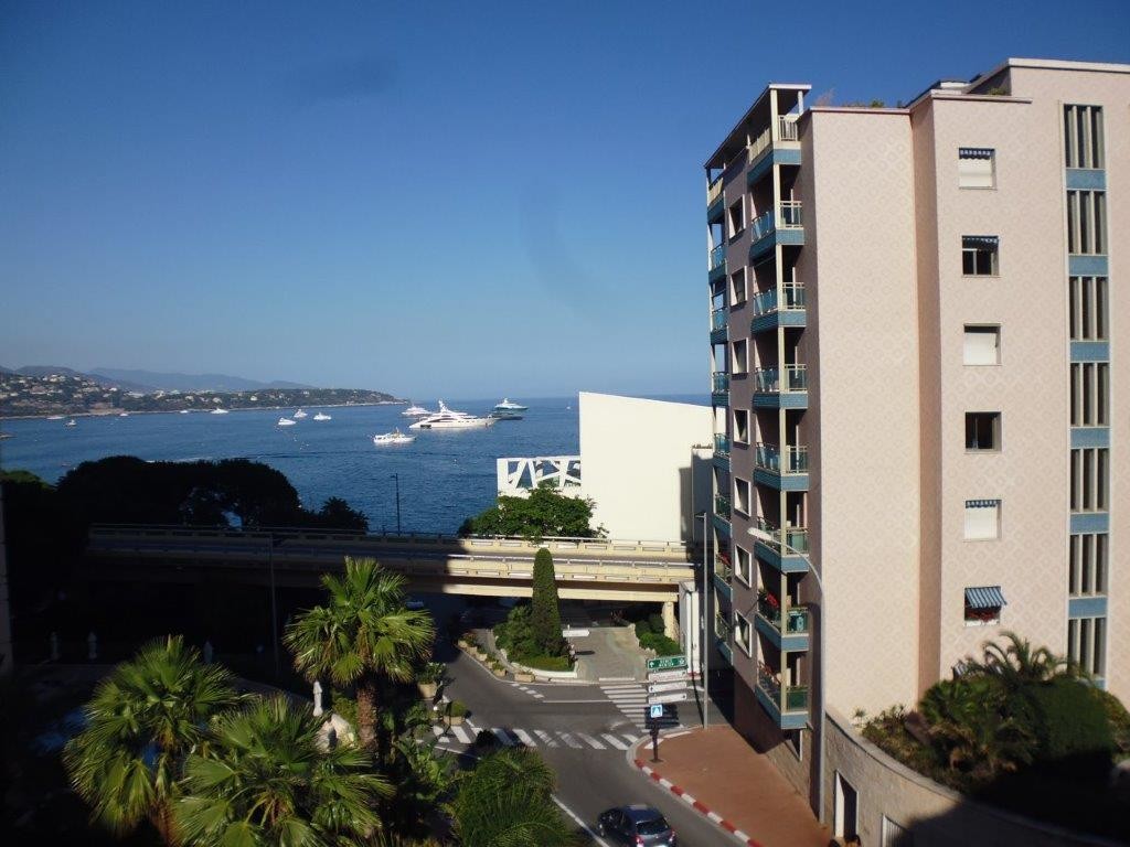 Delightful 2 bedroom apartment in center of Golden Square - Sardanaple