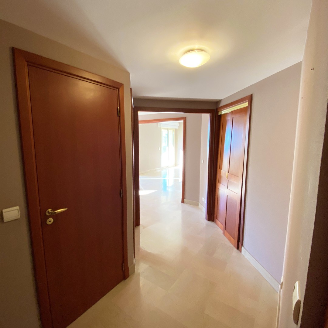 SPACIOUS FOUR-ROOM FLAT / LE ROCAZUR – BLOCK B