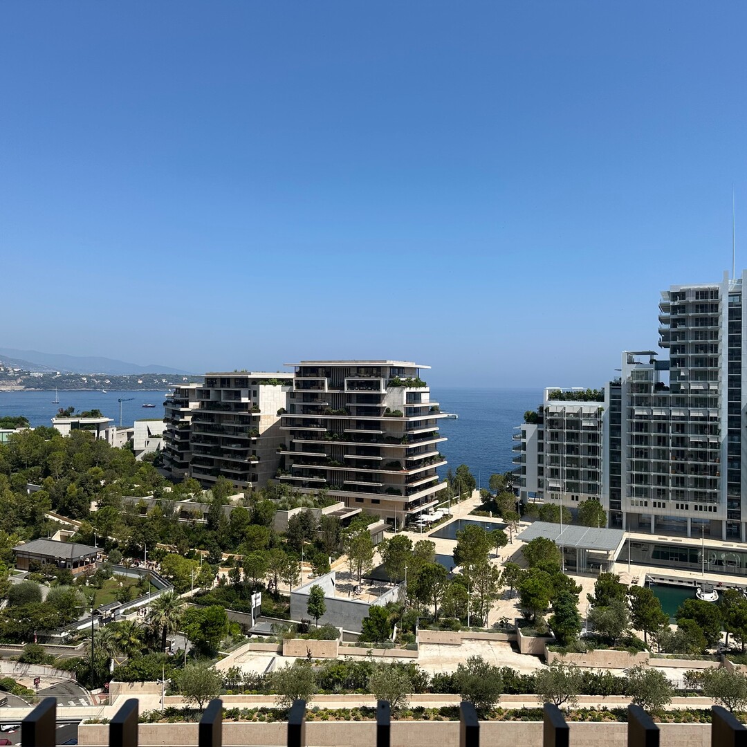 MIRABEAU : 3 ROOMS - TERRACE - SEA VIEW - PARKING