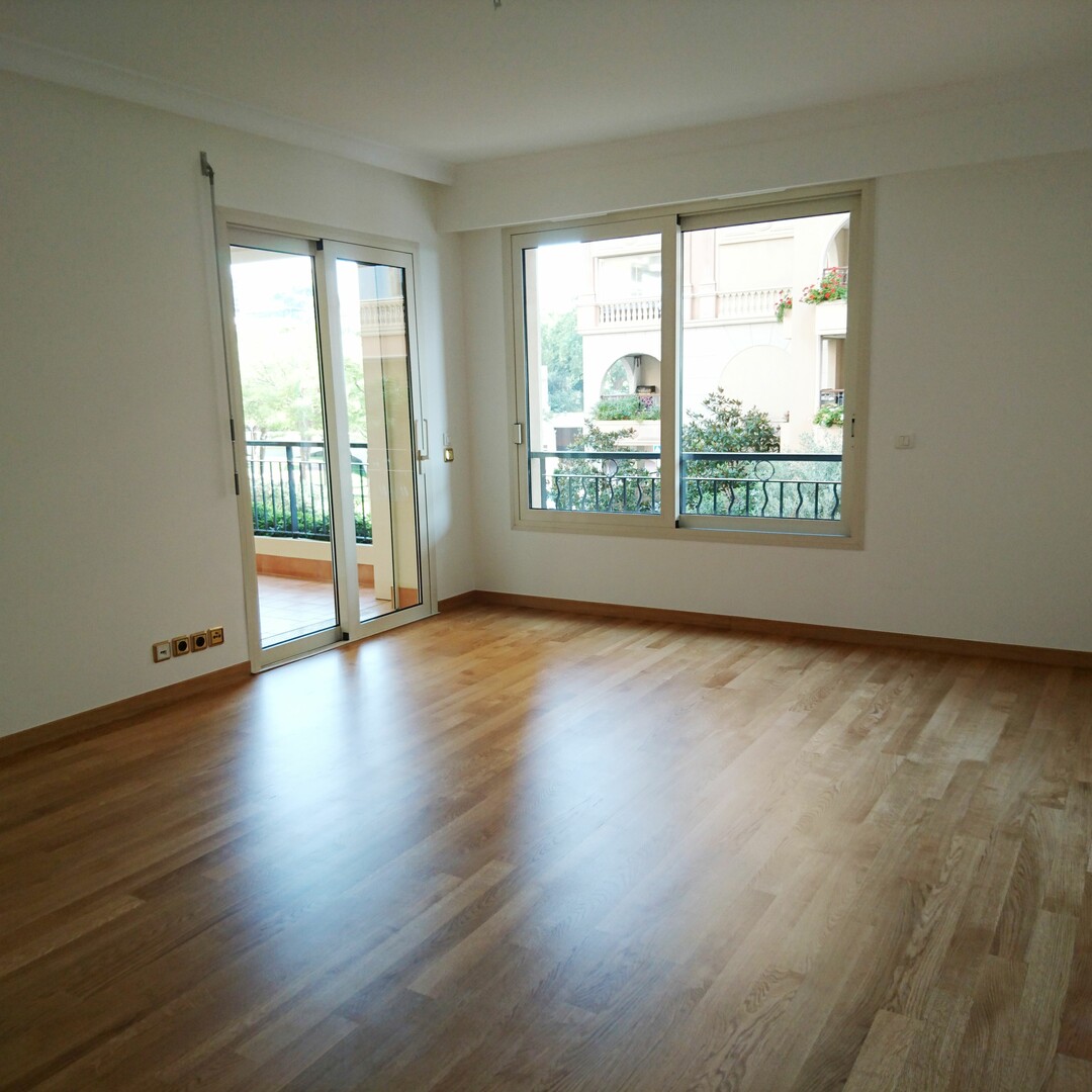 Fontvieille : 2 ROOMS - LOGGIA - UNOBSTRUCTED VIEW