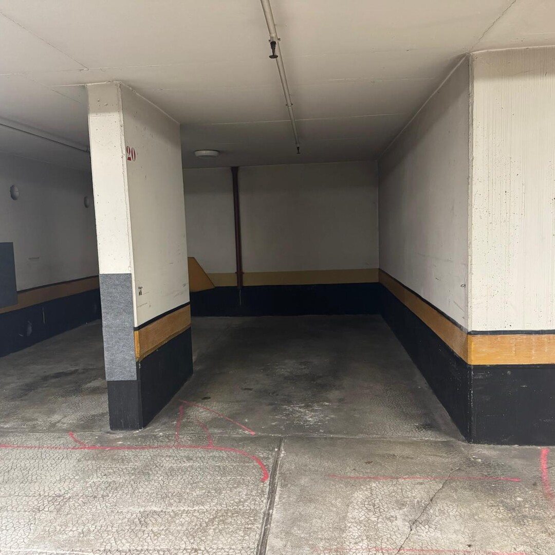 CARRE D OR / SAINT ANDRE / 1 PARKING SPACE