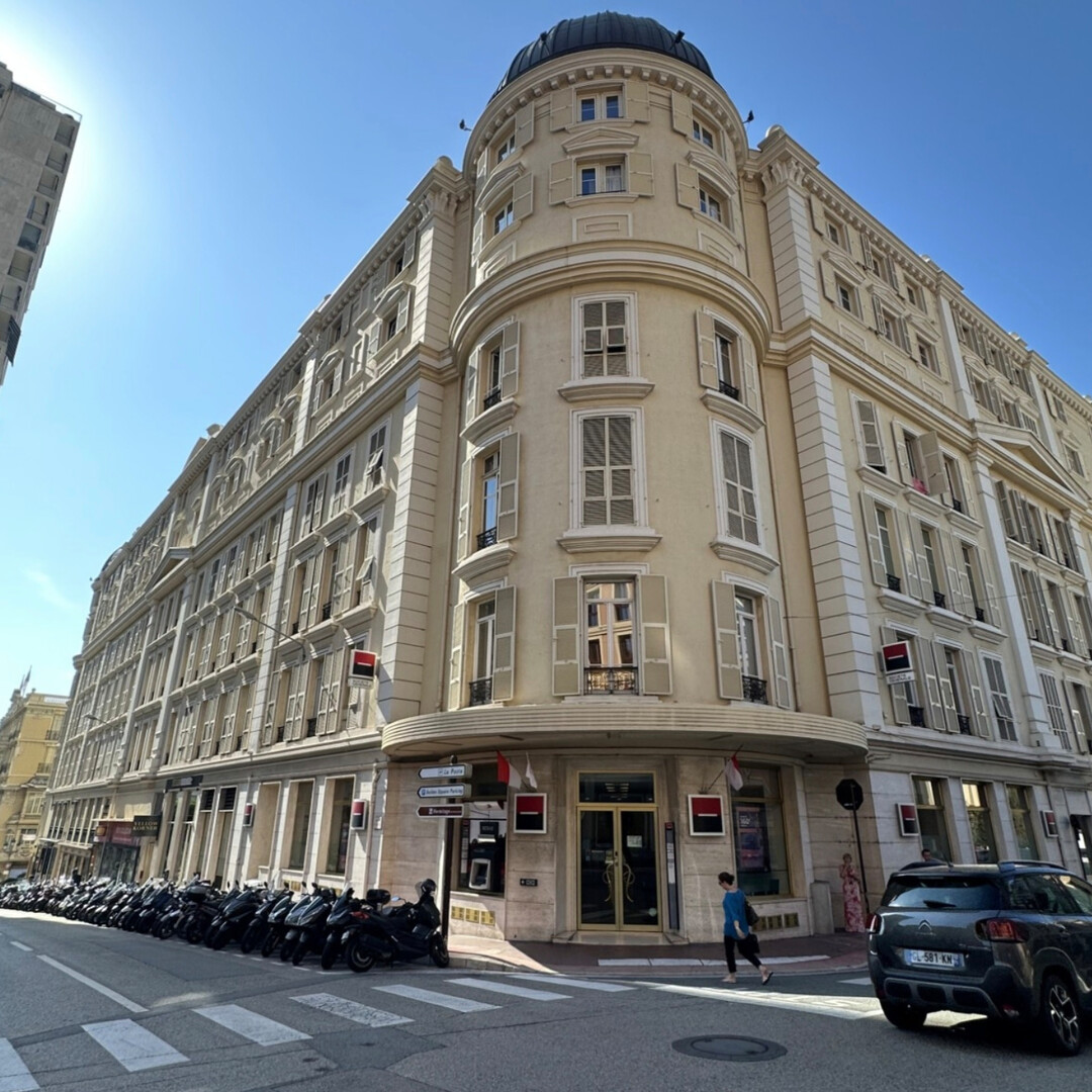 NEW - 2-ROOM OFFICE - CARRE D’OR