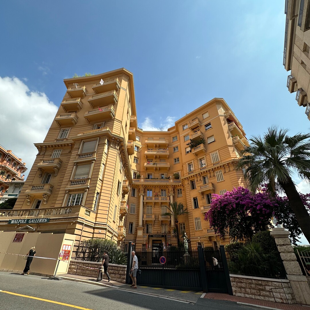STUNNING 5-BEDROOM APARTMENT - FRANZIDO PALACE