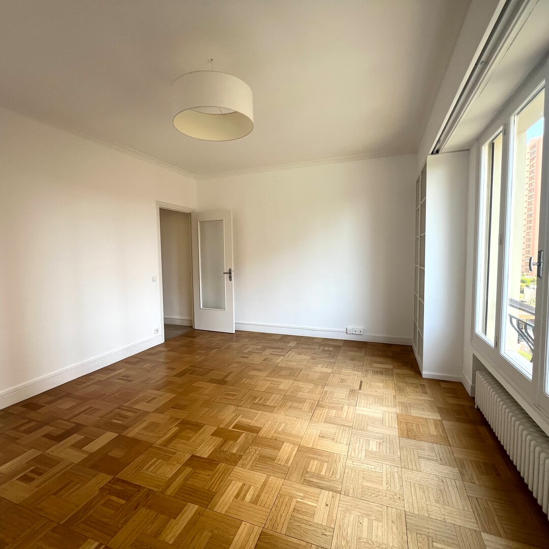 LE GRANDE BRETAGNE - LARGE 2 ROOM APARTMENT WITH SEA VIEW