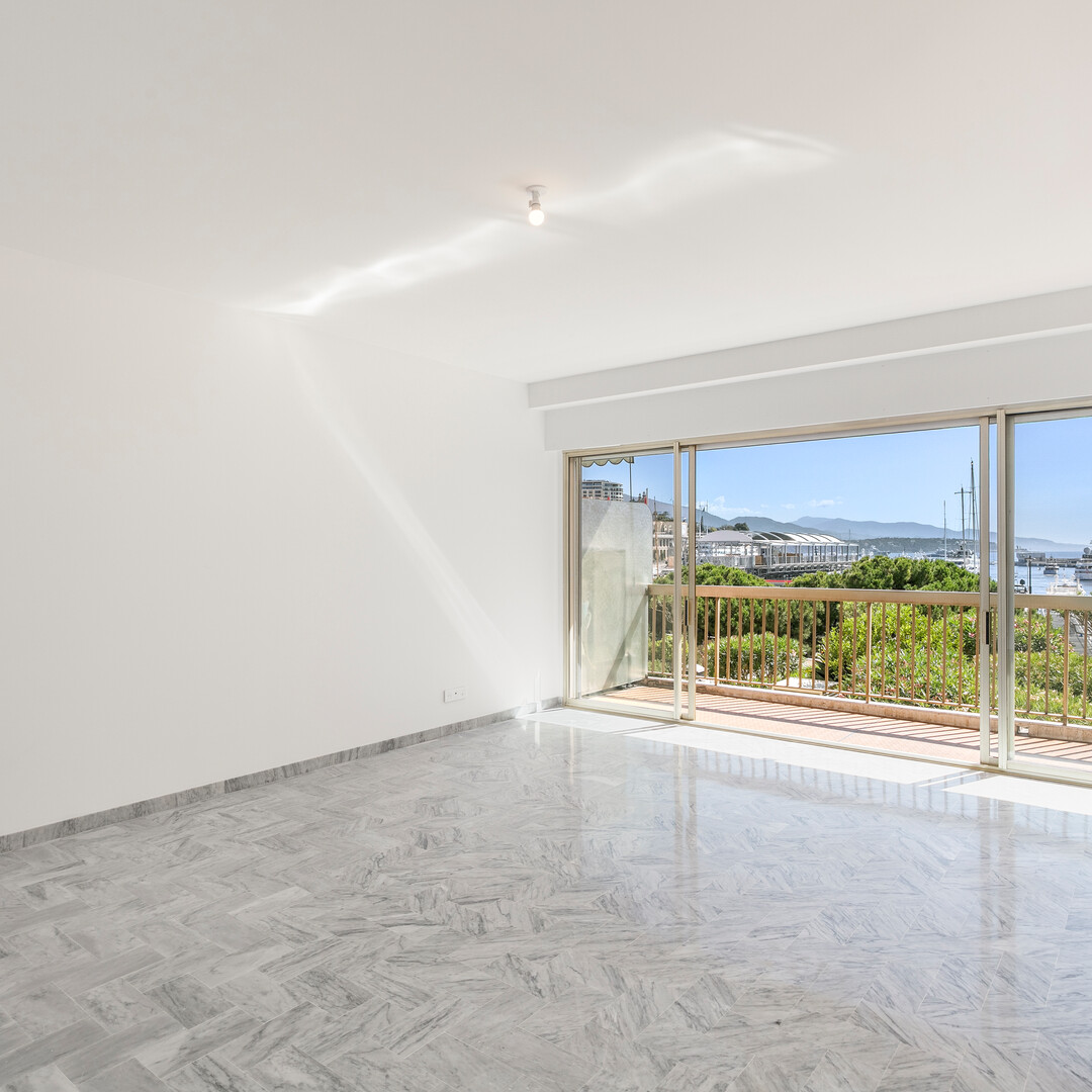 Exclusive 3-room apartment rental Monaco Port