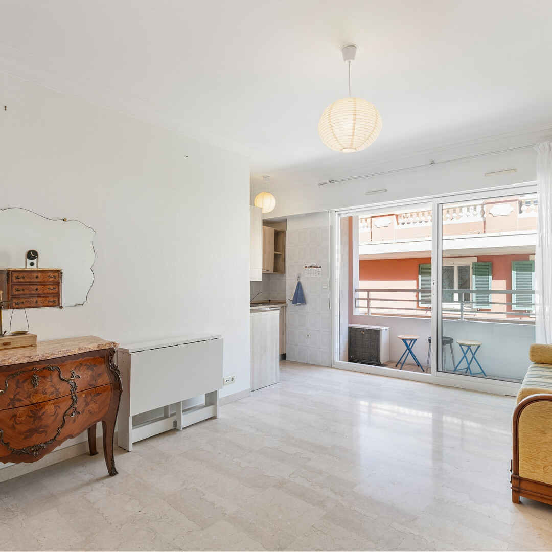 Monaco Condamine Studio for rent with balcony and parking