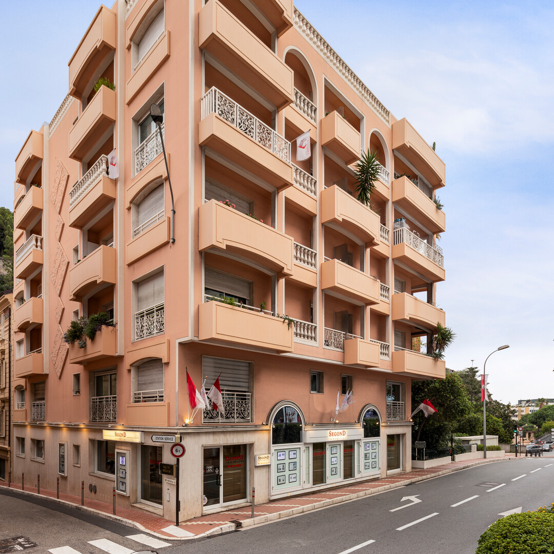 Exclusive rental Studio Monaco Condamine with balcony and parking