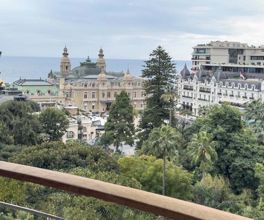 La Petite Afrique : Unique and Rare apartment in Carré d'Or