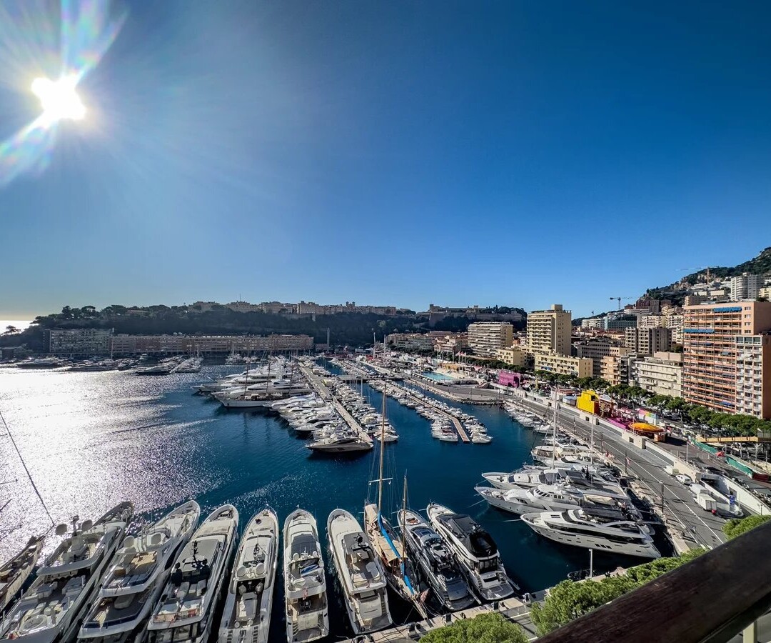 SOLE AGENT - BEAU RIVAGE - 2 BEDROOM APT. -  RENOVATED AND FURNISHED