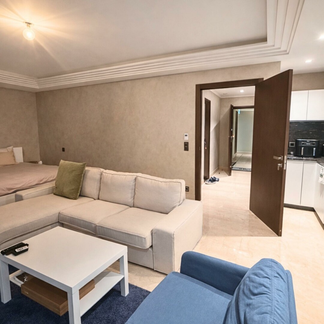 Stunning studio | Prestigious building | Condamine/Port