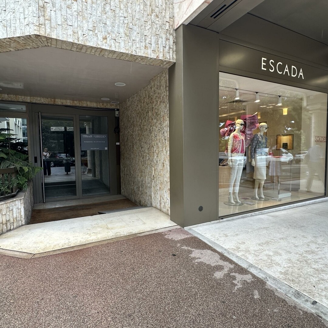 Commercial lease of 743 sqm in the heart of the Carré d'Or