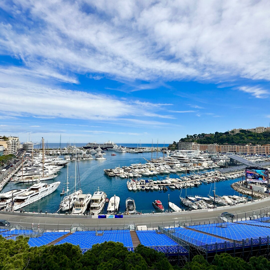 ENTIERLY RENOVATED OFFICE IN MAIN PORT OF MONACO