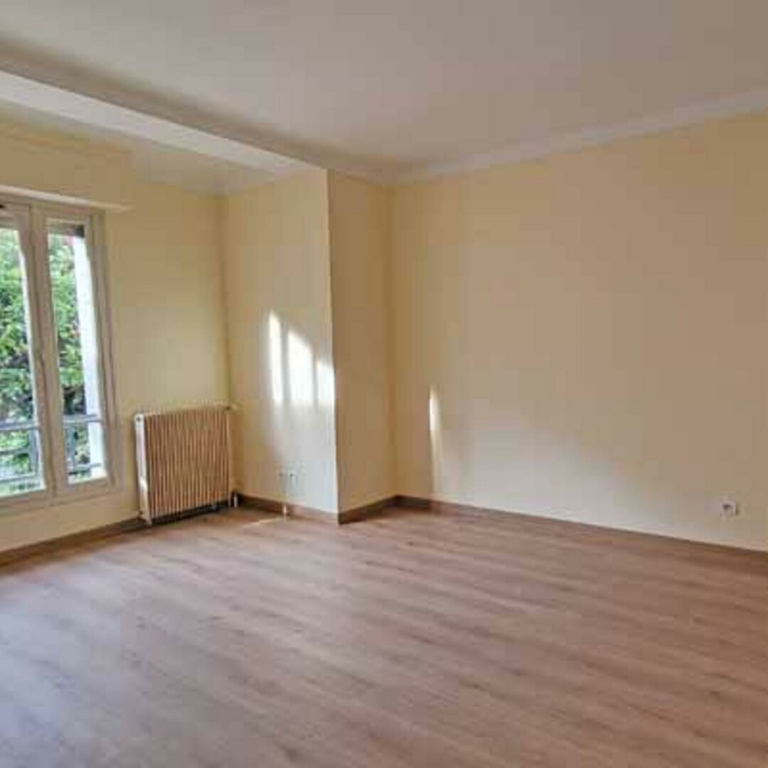 1-bedroom apartment on Boulevard de Belgique