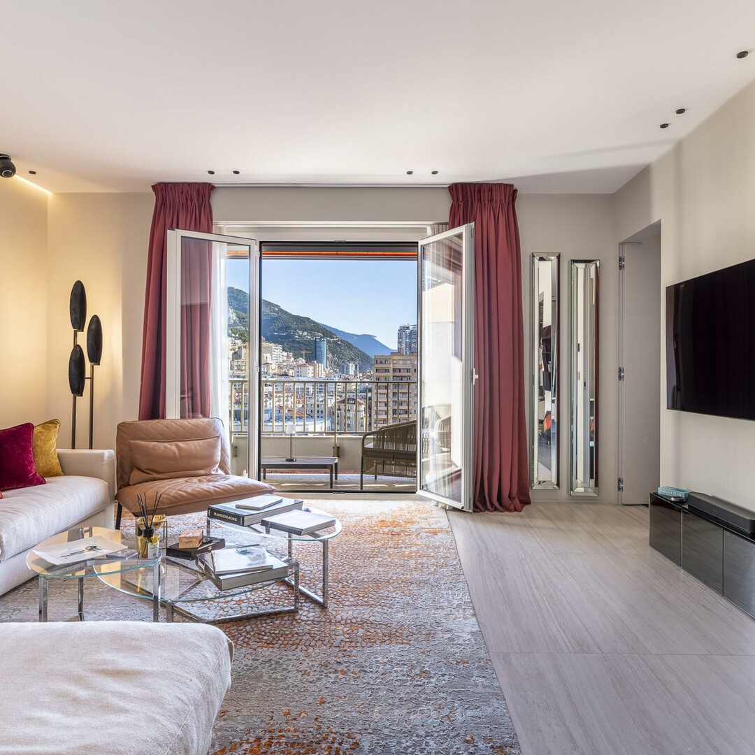 Renovated and furnished 2-bedroom apartment | Sea, mountain and city views