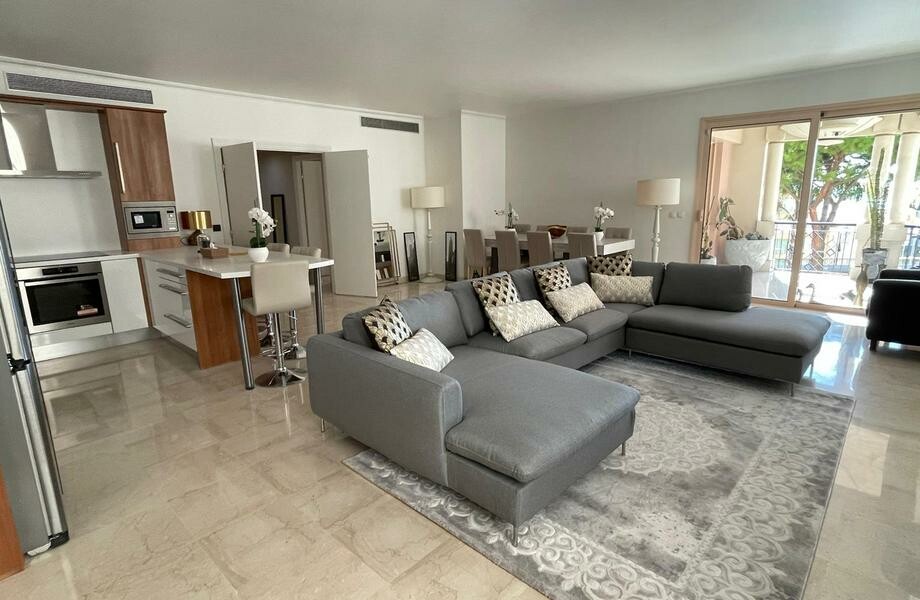 Beautiful furnished apartment close to the beaches