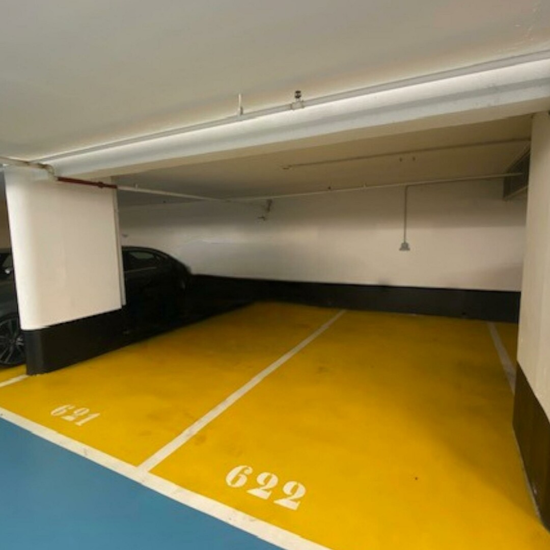 RARE DOUBLE PARKING IN THE HEART OF MONTE-CARLO