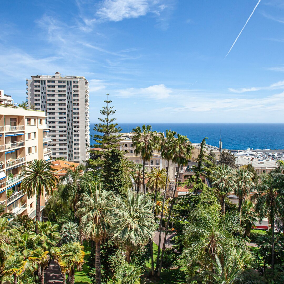 Monte-Carlo | Large 1-bedroom apartment | Garden view