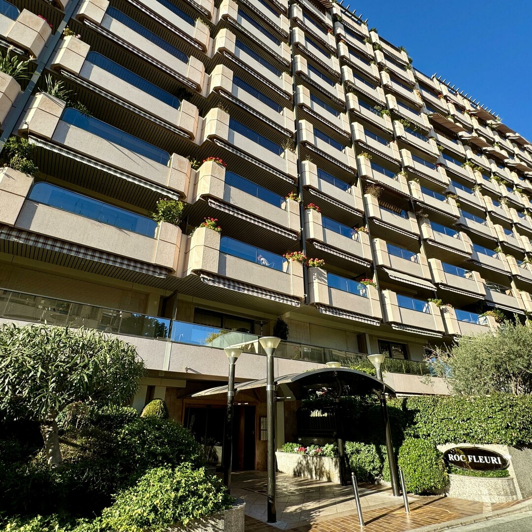 Spacious office close to the city center - Sole agent
