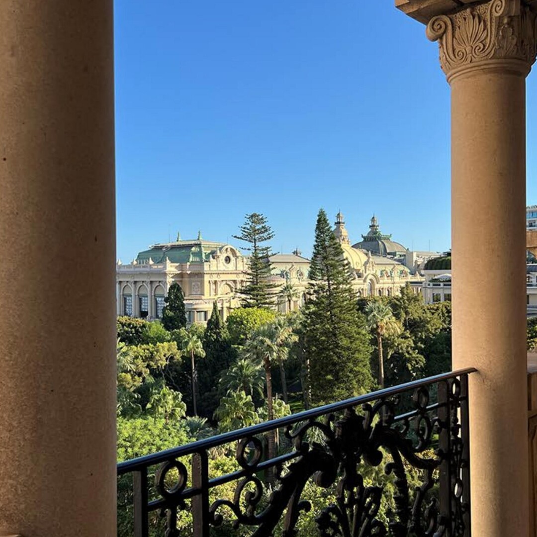 A magnificent flat situated in the Carré d'Or