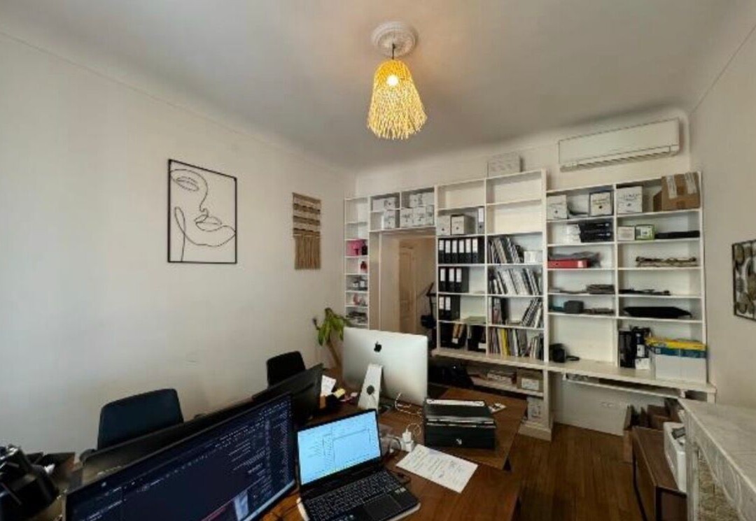 1-BEDROOM APARTMENT WITH PATIO MIXED USE - Rue de Millo