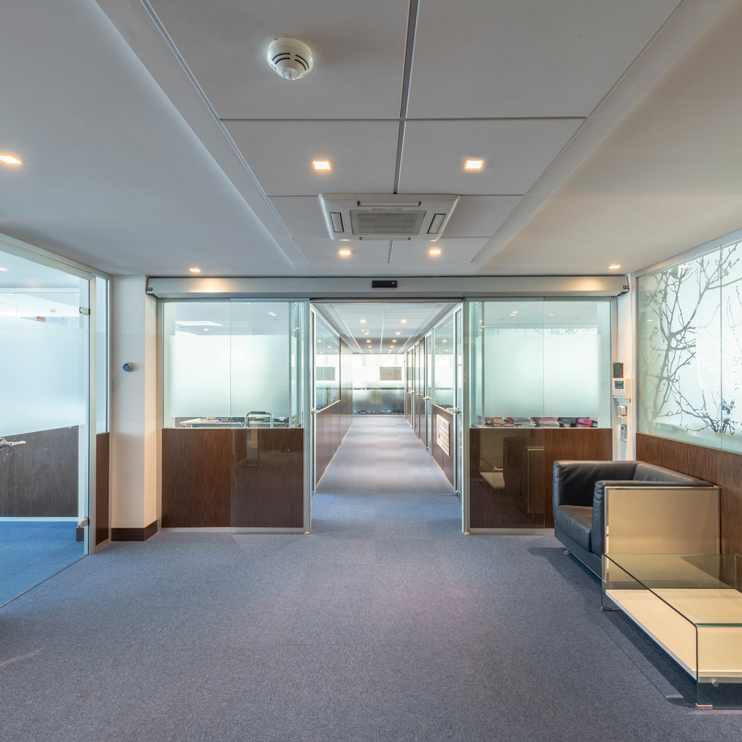 TURNKEY OFFICE OF 40M2 IN FONTVIEILLE