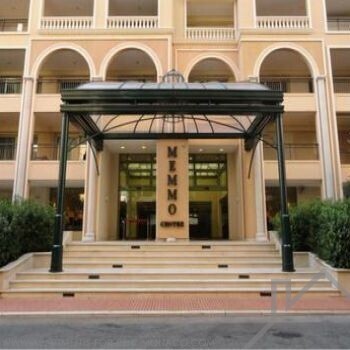 Large apartment with sea view