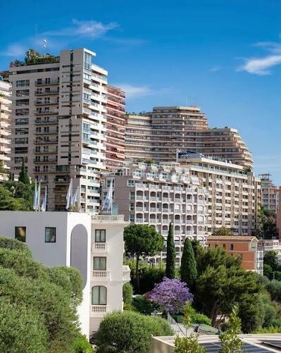 Superb mixed-use studio