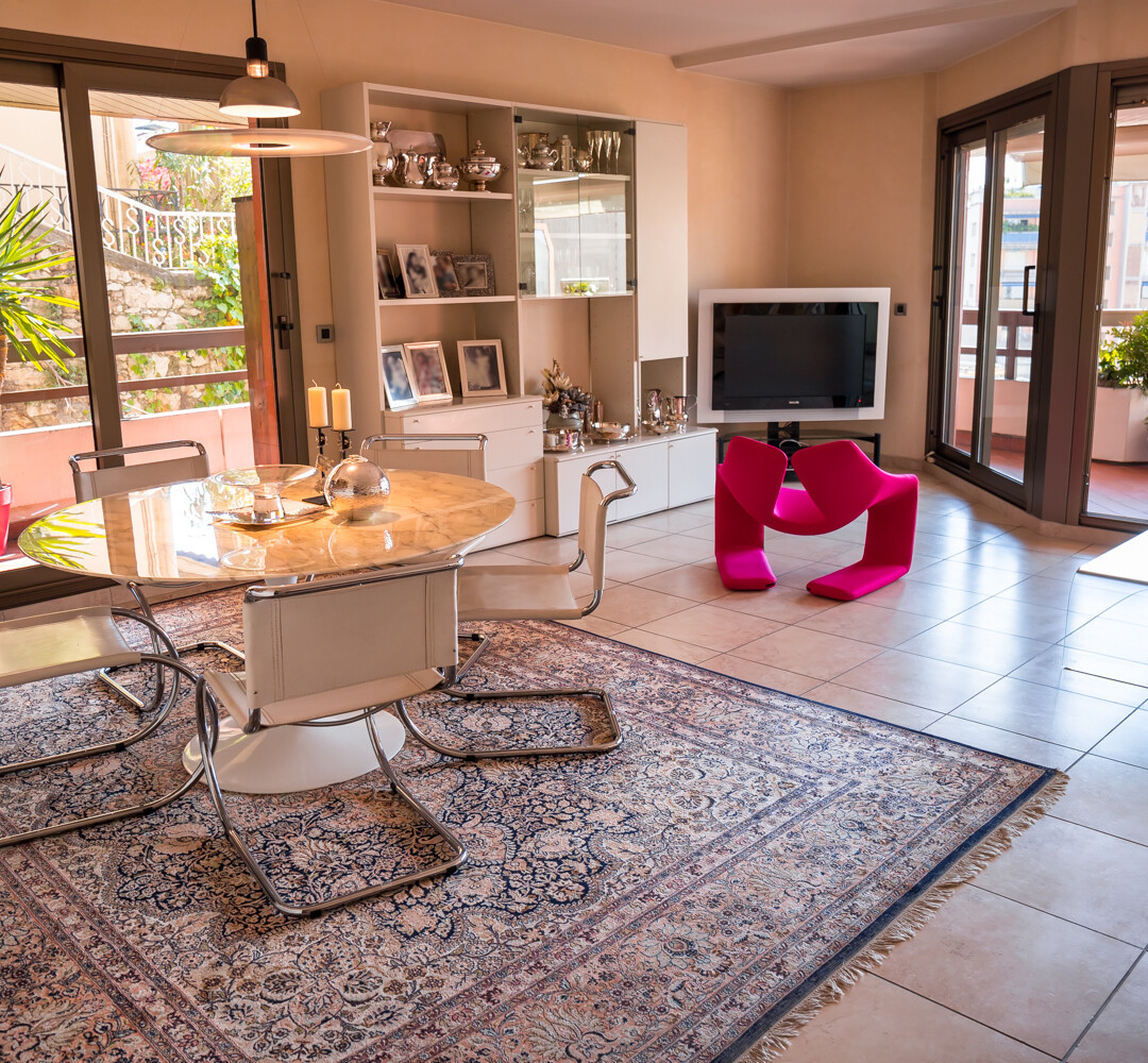 LARGE 4 ROOMS