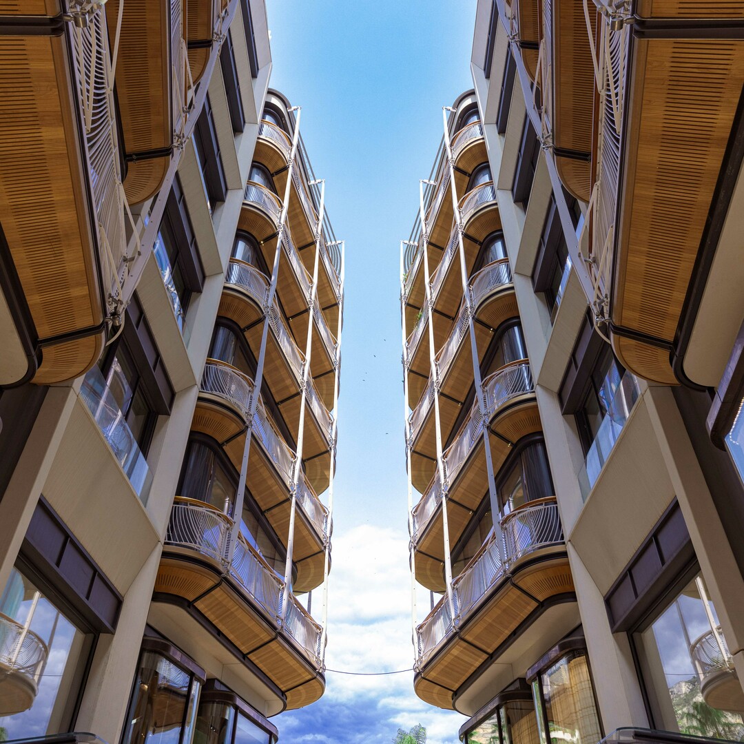 CENTRALLY LOCATED LUXURY FURNISHED DUPLEX