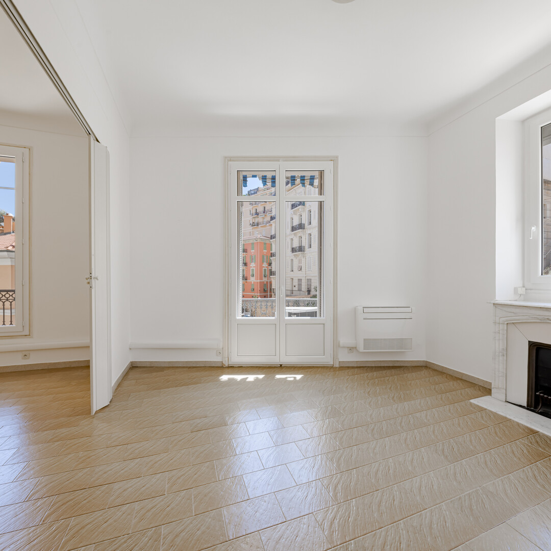 SPACIOUS 1–2 BED WITH GREAT VOLUMES