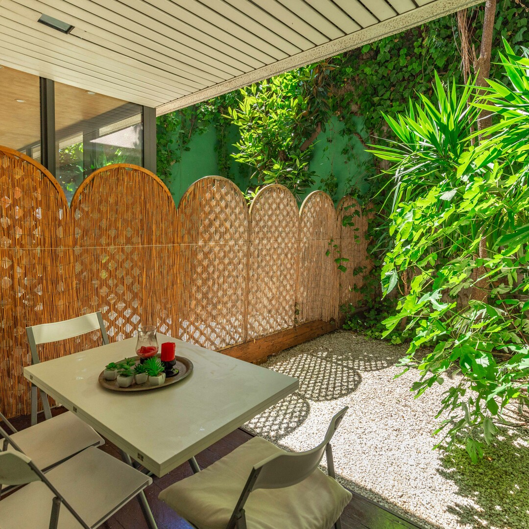 FURNISHED STUDIO WITH GARDEN