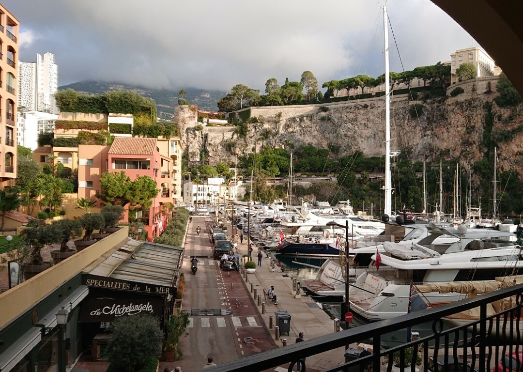 3 ROOMS PORT VIEW