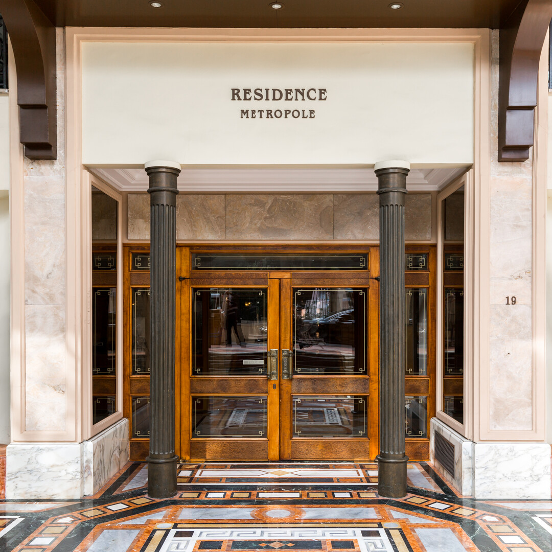 6 ROOMS IN THE PRESTIGIOUS METROPOLE RESIDENCE