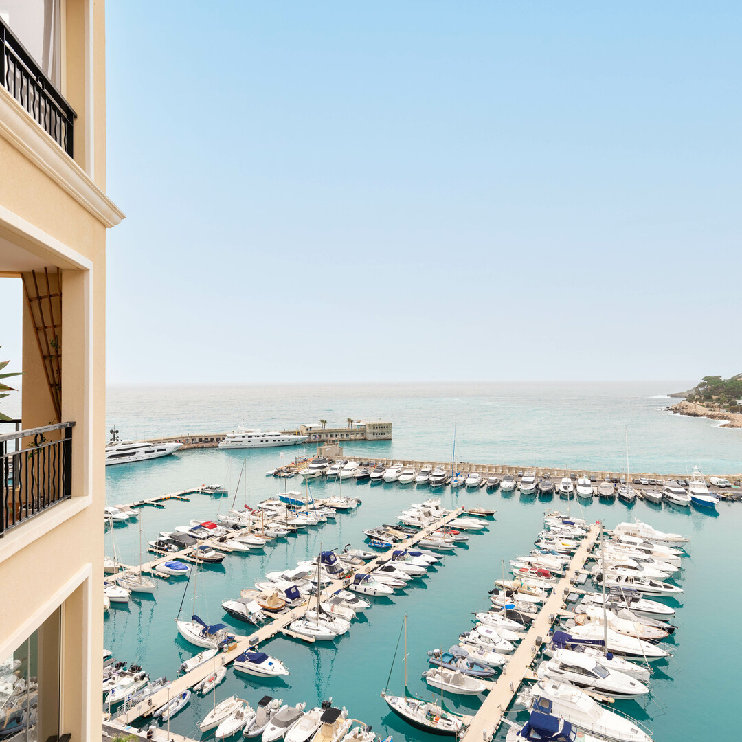 MAJESTIC 5 BEDROOM APARTMENT WITH POOL AND SEA VIEW