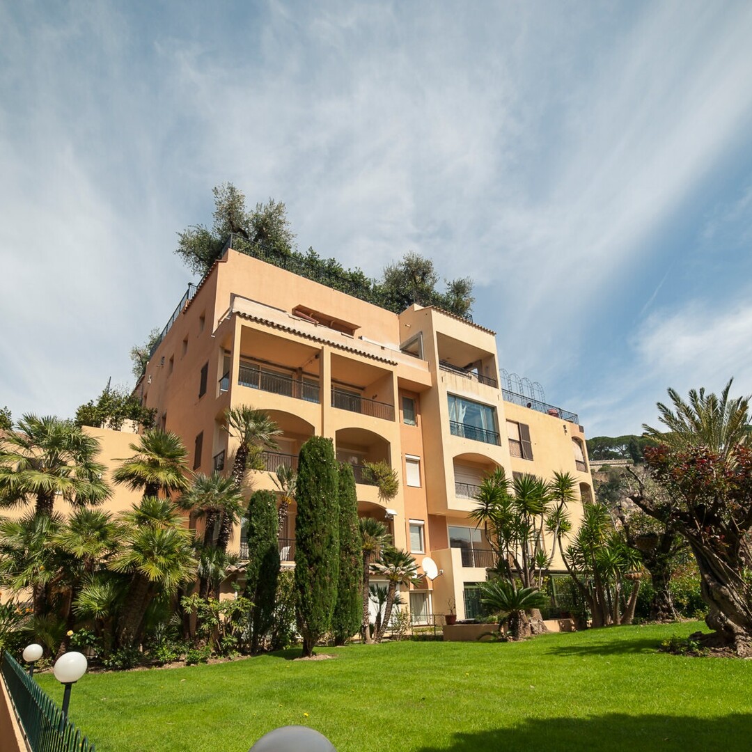 Exceptional family apartment with panoramic views of the Port of Fontvieille