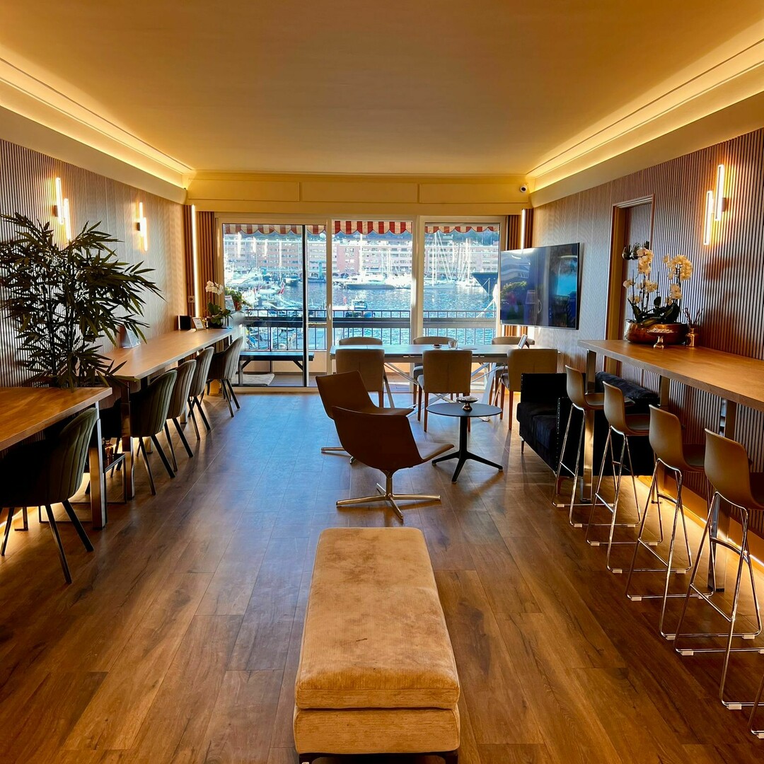 LUXURIOUSLY RENOVATED OFFICE WITH SEA VIEW