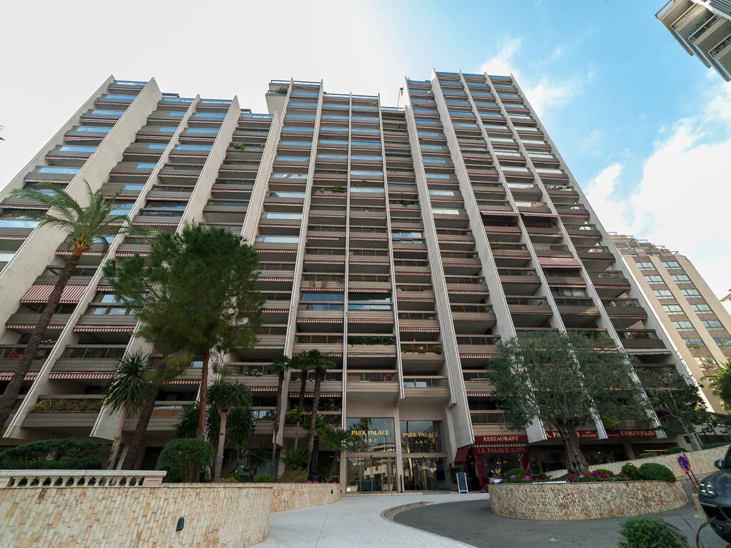 2 BEDROOMS - PARK PALACE