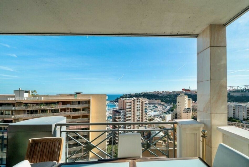 STUNNING 3/4 BEDROOM APARTMENT WITH PANORAMIC VIEWS / FOR SALE / HARBOUR CREST