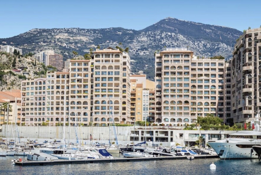 5 ROOM APARTMENT MEMMO CENTER